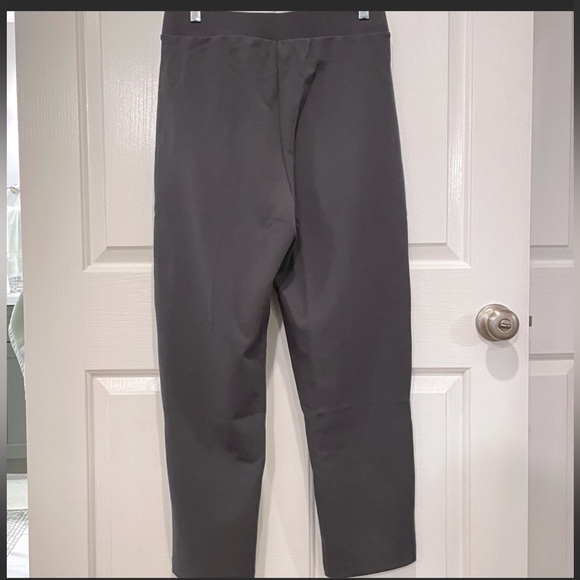 Loft Coastal Gray Pintucked Fluid Taper Pull On High Waist Ankle Pants NWT - Picture 4 of 8